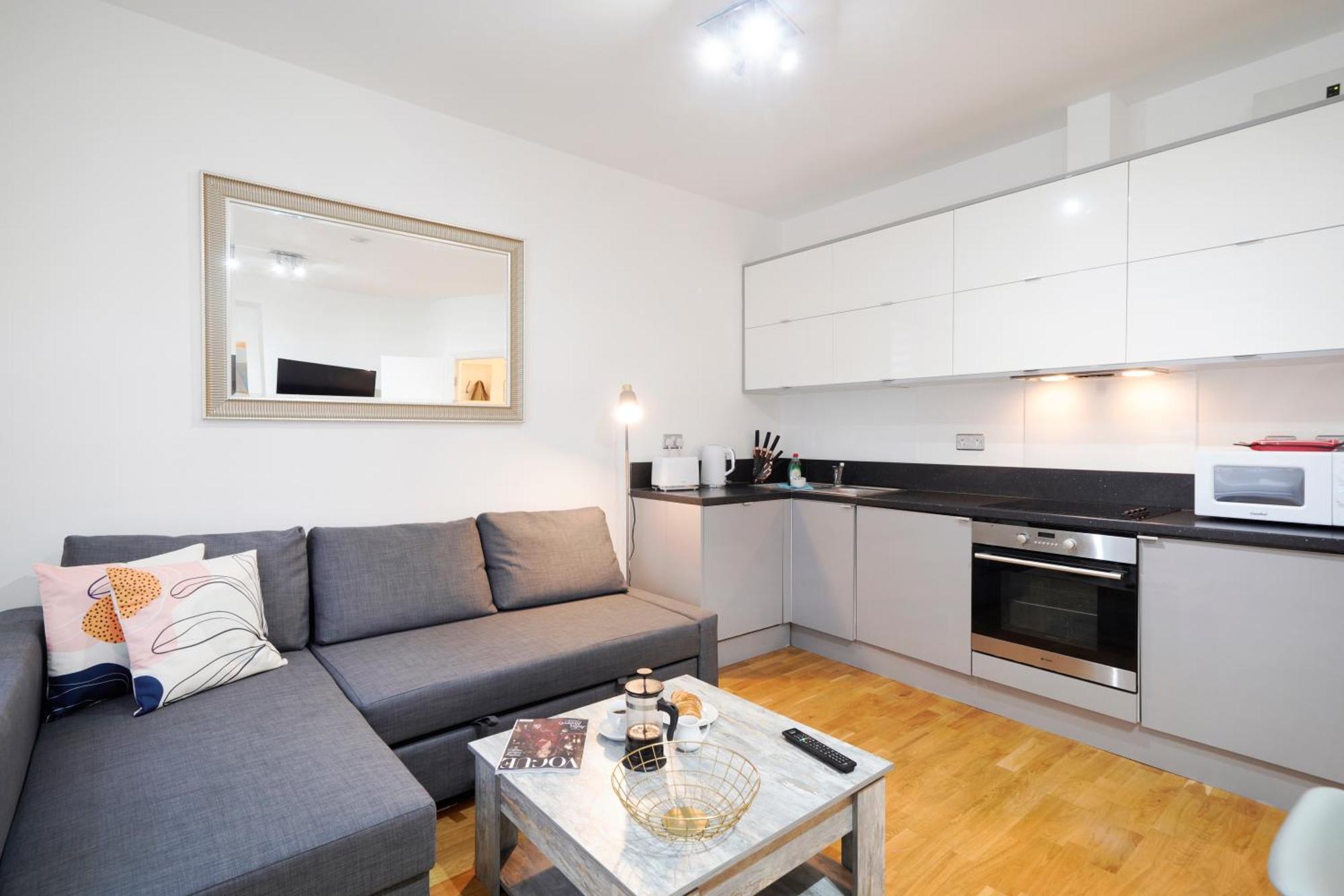 Apt 1, Soho Apartments 1St Floor By Indigo Flats Londres Extérieur photo