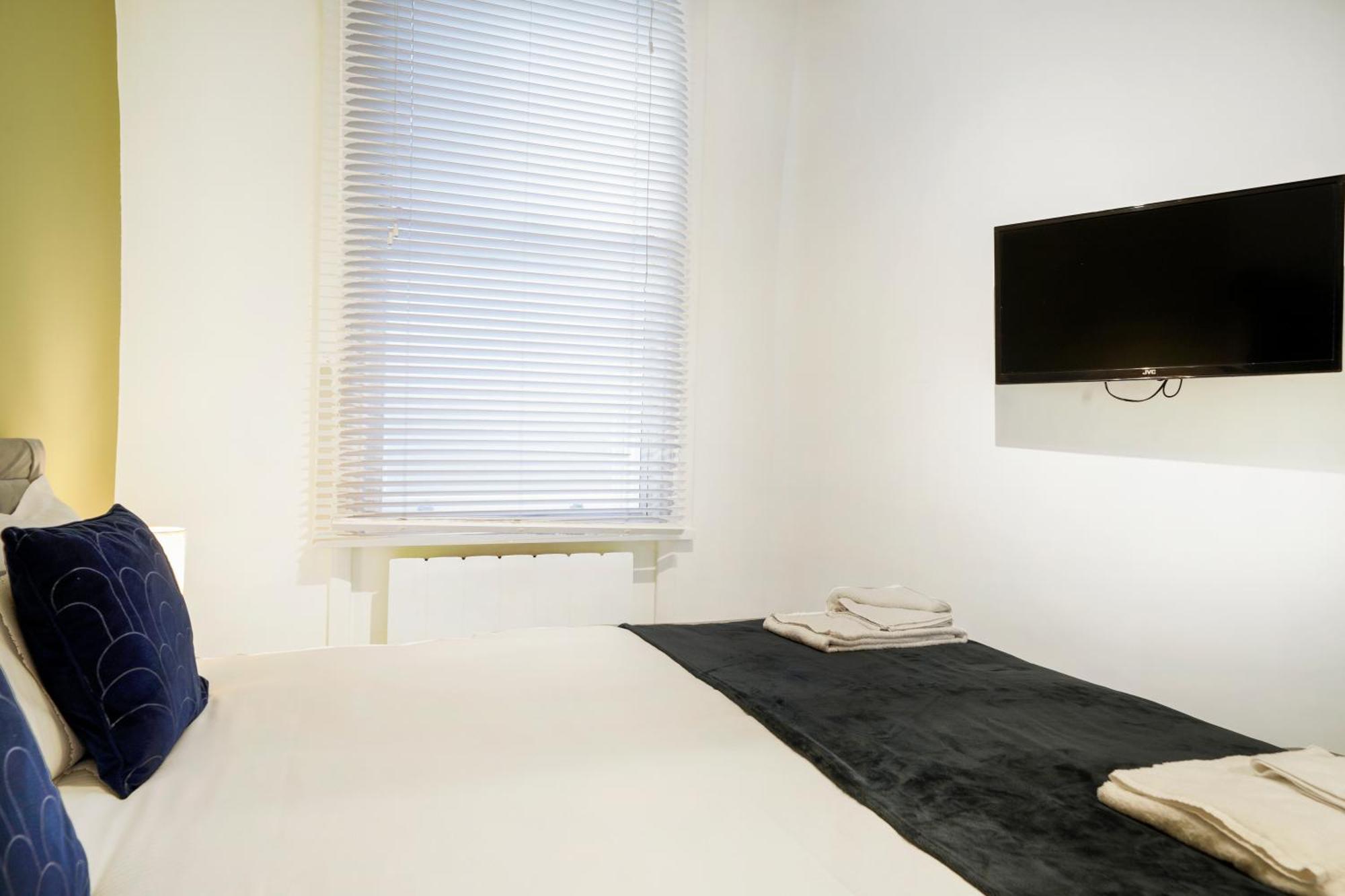 Apt 1, Soho Apartments 1St Floor By Indigo Flats Londres Extérieur photo