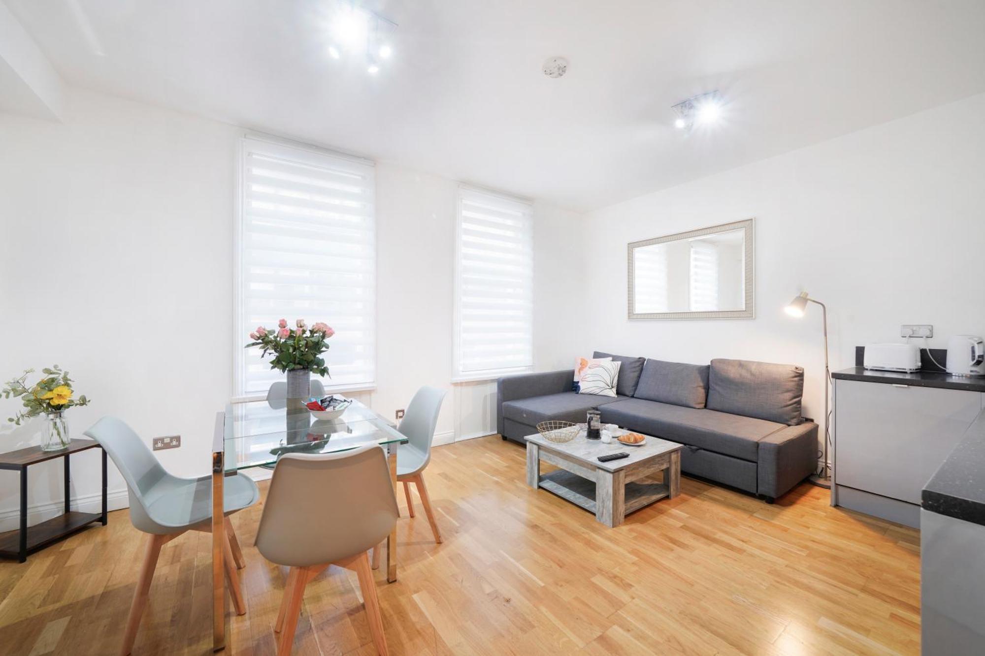 Apt 1, Soho Apartments 1St Floor By Indigo Flats Londres Extérieur photo