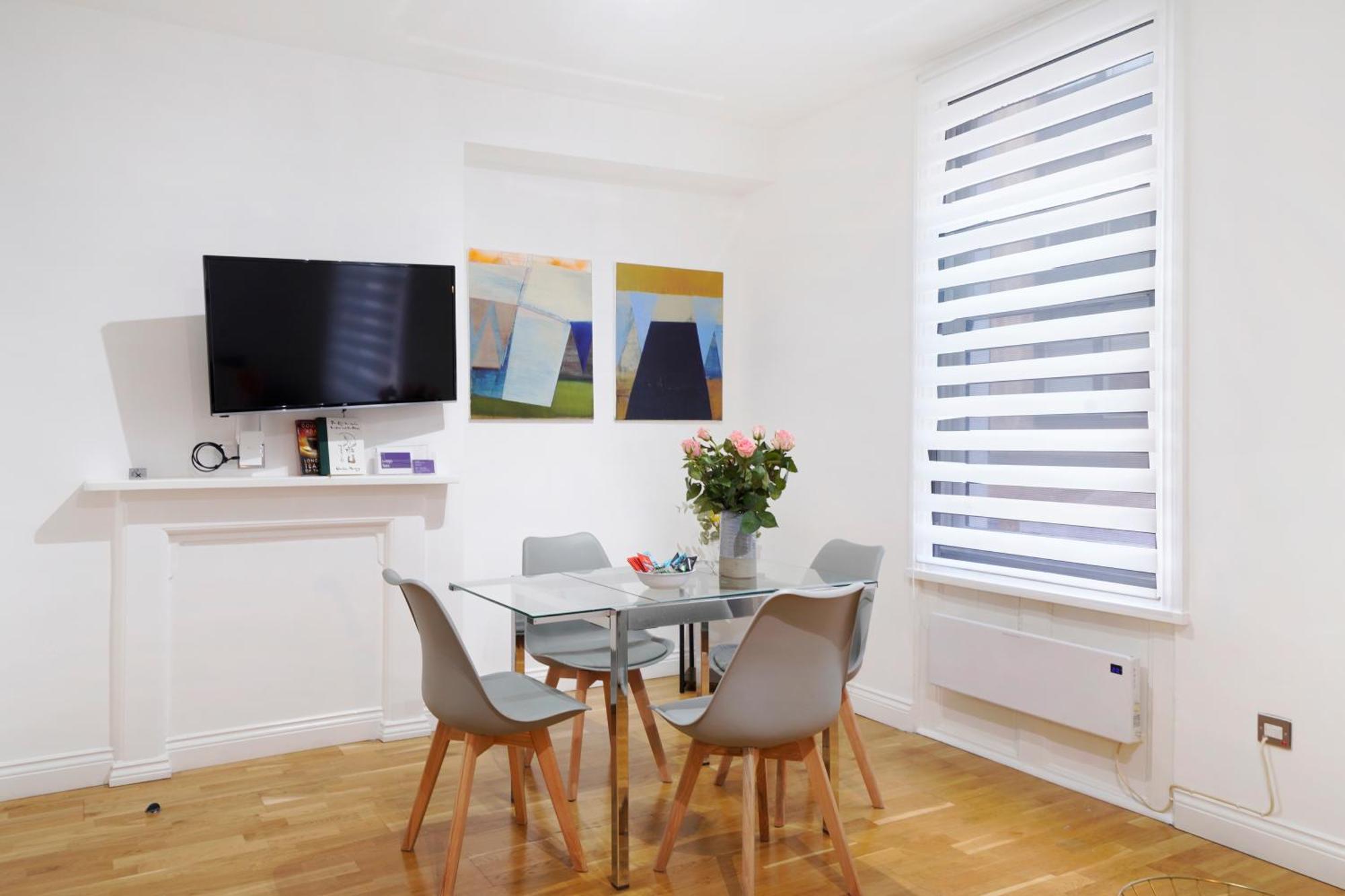Apt 1, Soho Apartments 1St Floor By Indigo Flats Londres Extérieur photo